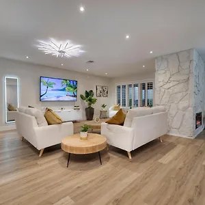 Holiday home Single Story Minutes From Summerlin With Rv Parking & Dog Friendly, Las Vegas